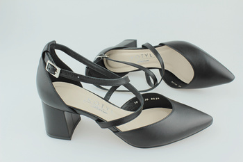 Kotyl 5430 czarny lico 