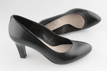 Kotyl 883 czarny lico