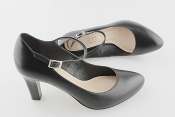 Kotyl 888 czarny lico 