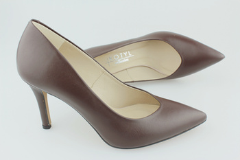 Kotyl 8523 brązowy lico 